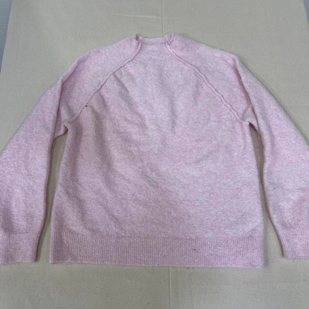 Soft pink fuzzy knit‎ sweater